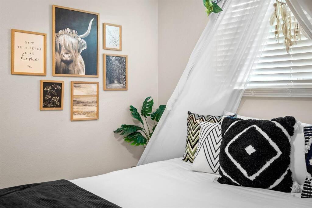 Modern Tempe Home With Heated Pool, Asu 外观 照片