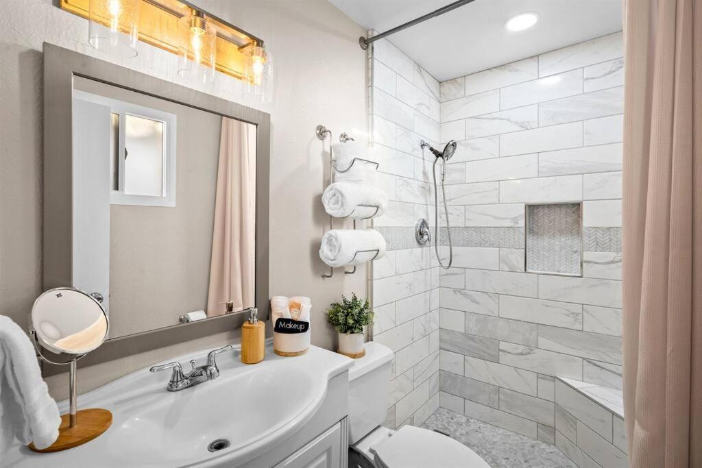 Modern Tempe Home With Heated Pool, Asu 外观 照片